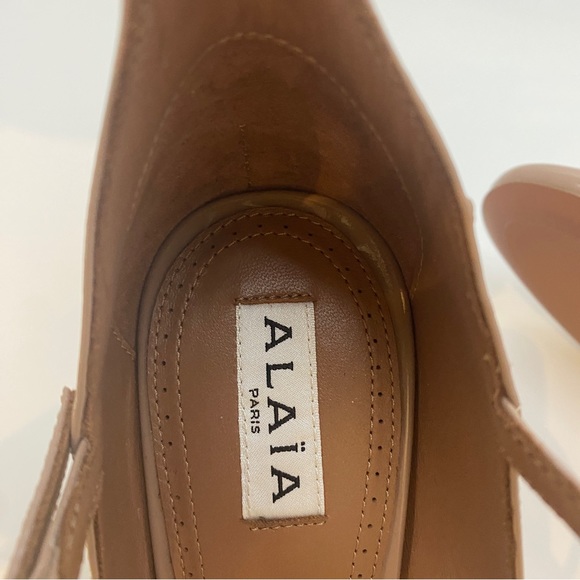Alaia 90 Patent Leather Mary Jane Nude Pumps (Size 38) - Picture 7 of 9